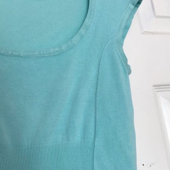3/$25💕 Le Chateau Scoop Neck Knit Top 😇 - Picture 3 of 3
